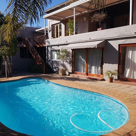Готель Mi Casa Su Casa Randburg Екстер'єр фото