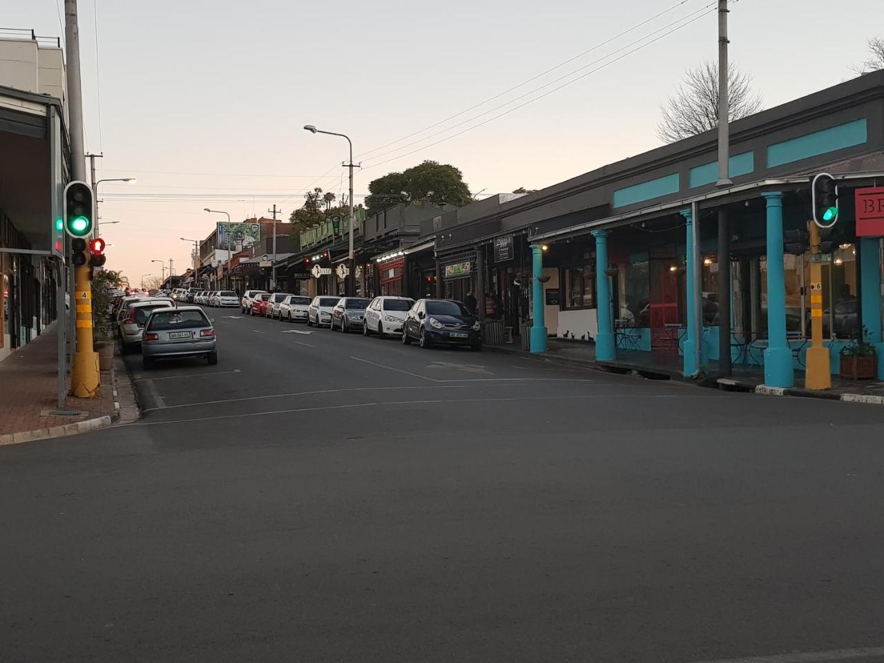 Готель Mi Casa Su Casa Randburg Екстер'єр фото