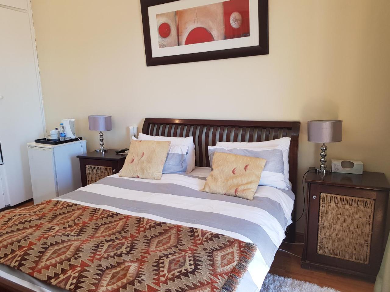 Готель Mi Casa Su Casa Randburg Екстер'єр фото