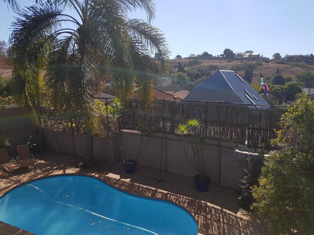 Готель Mi Casa Su Casa Randburg Екстер'єр фото