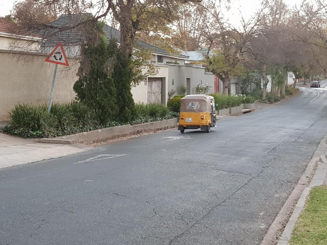 Готель Mi Casa Su Casa Randburg Екстер'єр фото