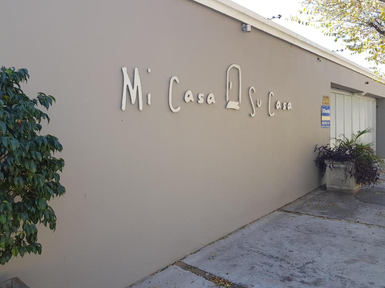 Готель Mi Casa Su Casa Randburg Екстер'єр фото