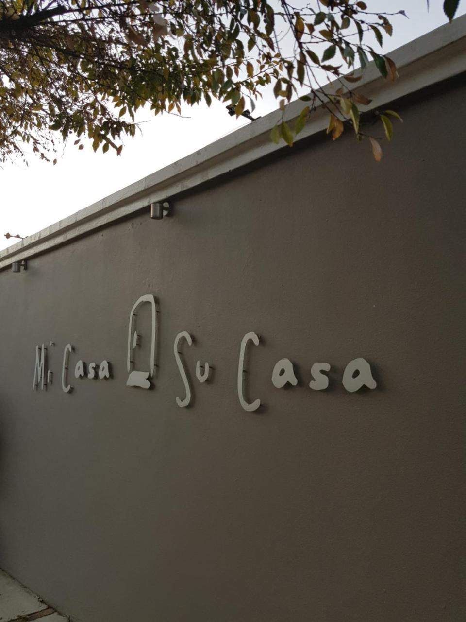 Готель Mi Casa Su Casa Randburg Екстер'єр фото