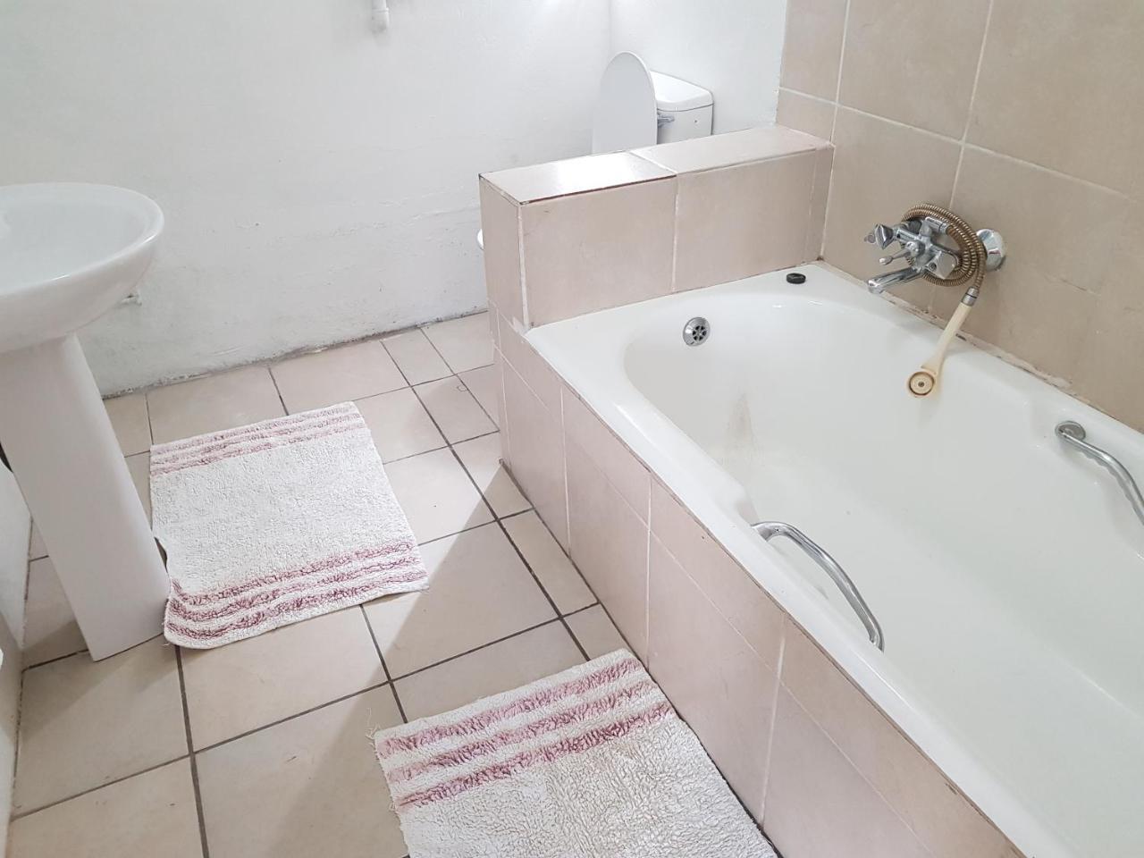 Готель Mi Casa Su Casa Randburg Екстер'єр фото