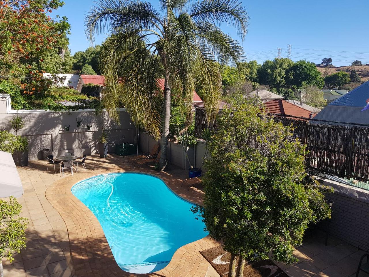 Готель Mi Casa Su Casa Randburg Екстер'єр фото
